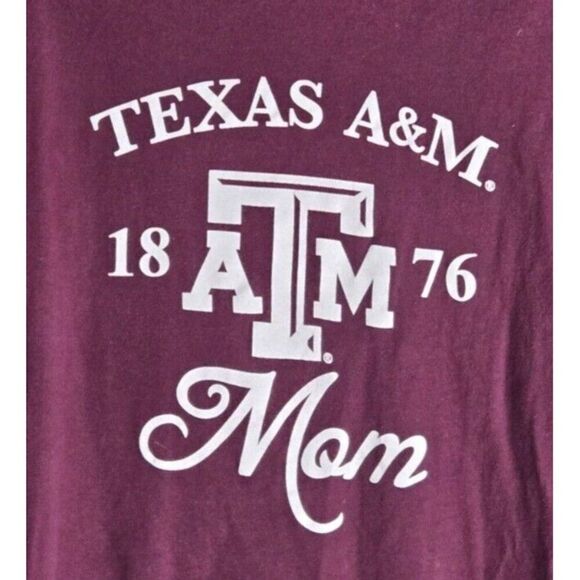 Women's Texas A&M University AGGIE MOM Maroon T Shirt Size Large Aggies - Picture 3 of 3